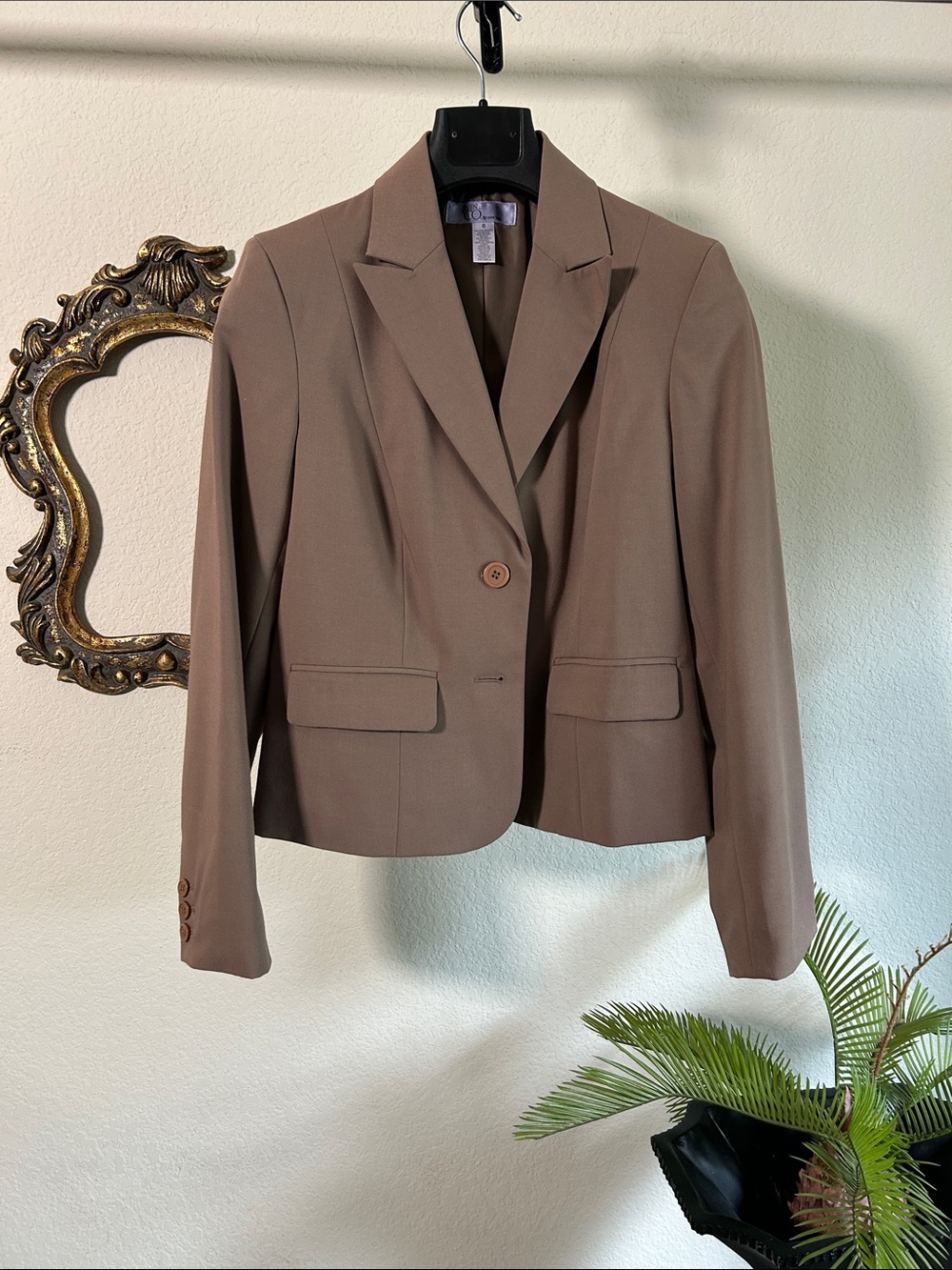 Nine & Co. Taupe Single-Button Cropped Blazer